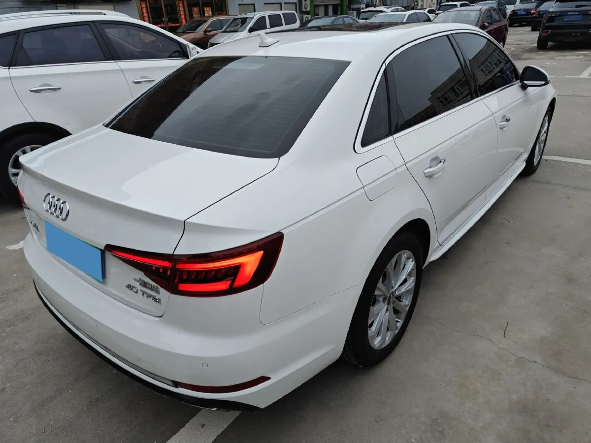 2018 Audi A4L 2.0T 190HP L4 7DCT,autocango,china used car exporter,china ev exporter,chinese used car exporter,chinese used ev exporter