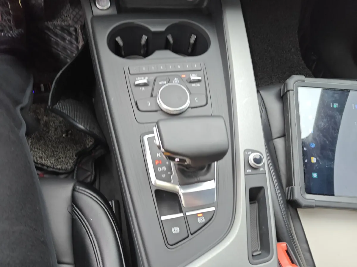 2018 Audi A4L 2.0T 190HP L4 7DCT,autocango,china used car exporter,china ev exporter,chinese used car exporter,chinese used ev exporter