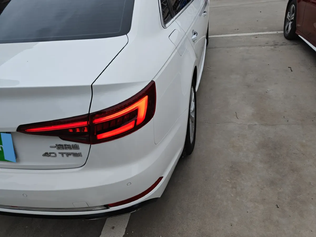 2018 Audi A4L 2.0T 190HP L4 7DCT,autocango,china used car exporter,china ev exporter,chinese used car exporter,chinese used ev exporter