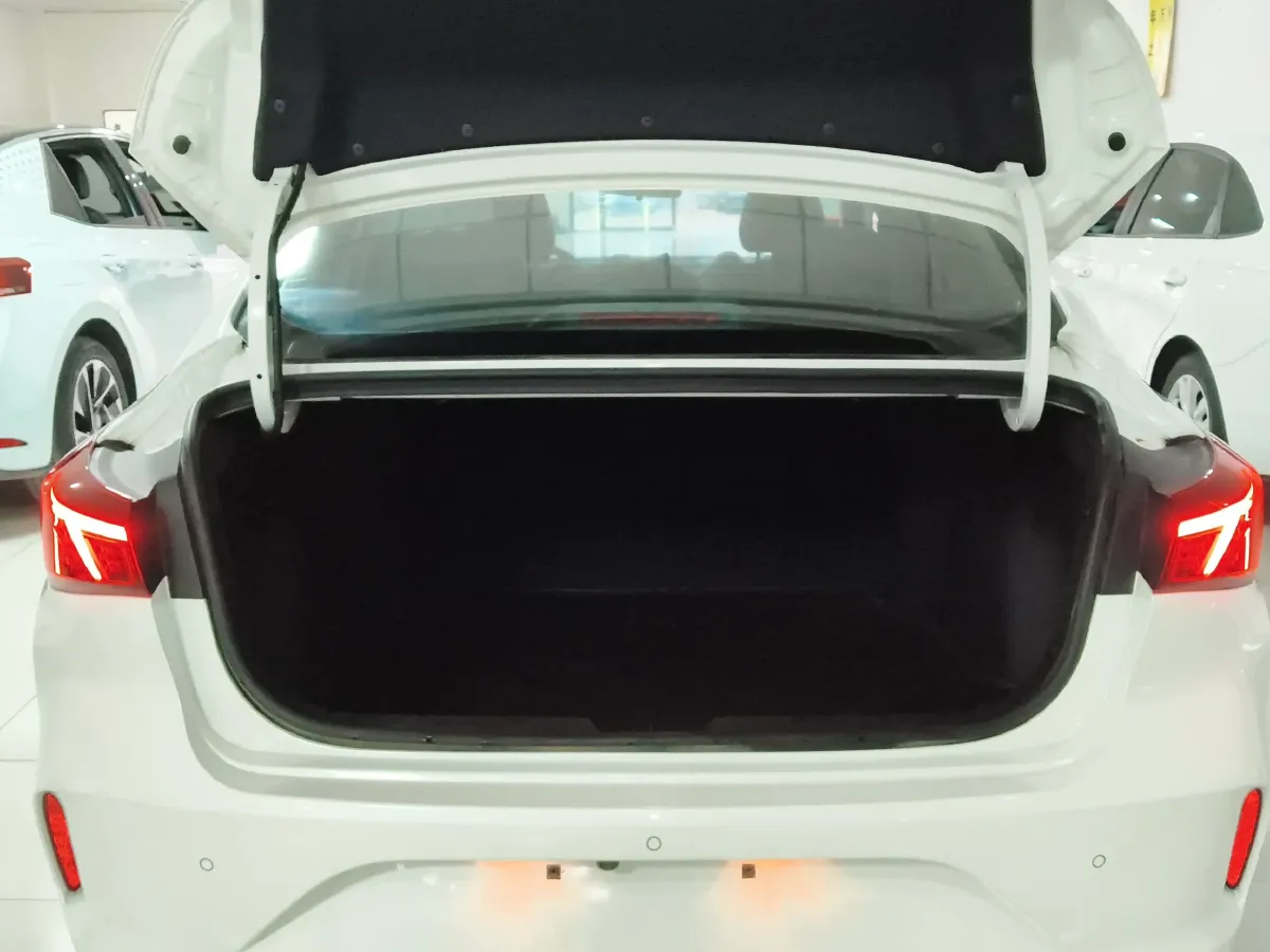 2020 Jetour X70M 1.5T 156HP L4 6DCT,autocango,china used car exporter,china ev exporter,chinese used car exporter,chinese used ev exporter