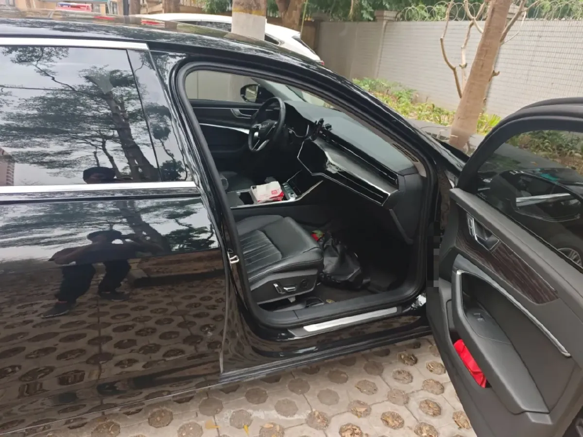 2023 Audi A6L 2.0T 245HP L4 7DCT,autocango,china used car exporter,china ev exporter,chinese used car exporter,chinese used ev exporter