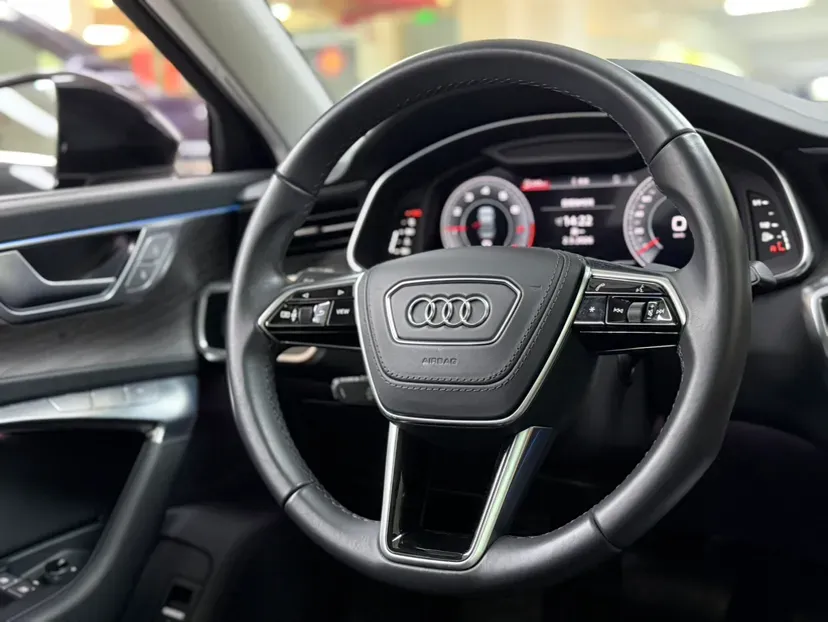 2023 Audi A6L 2.0T 245HP L4 7DCT,autocango,china used car exporter,china ev exporter,chinese used car exporter,chinese used ev exporter
