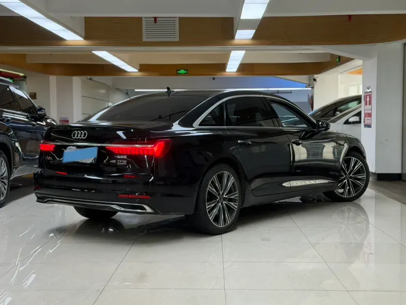 2023 Audi A6L 2.0T 245HP L4 7DCT,autocango,china used car exporter,china ev exporter,chinese used car exporter,chinese used ev exporter