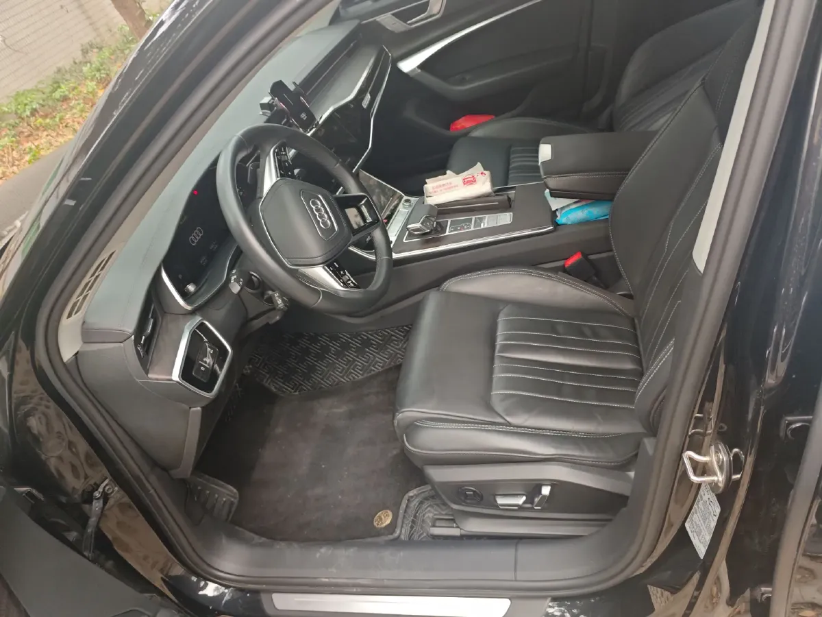 2023 Audi A6L 2.0T 245HP L4 7DCT,autocango,china used car exporter,china ev exporter,chinese used car exporter,chinese used ev exporter