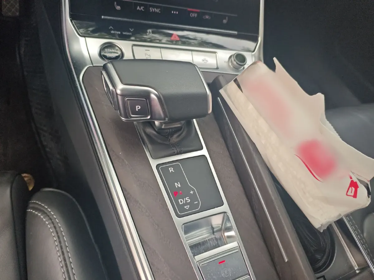 2023 Audi A6L 2.0T 245HP L4 7DCT,autocango,china used car exporter,china ev exporter,chinese used car exporter,chinese used ev exporter