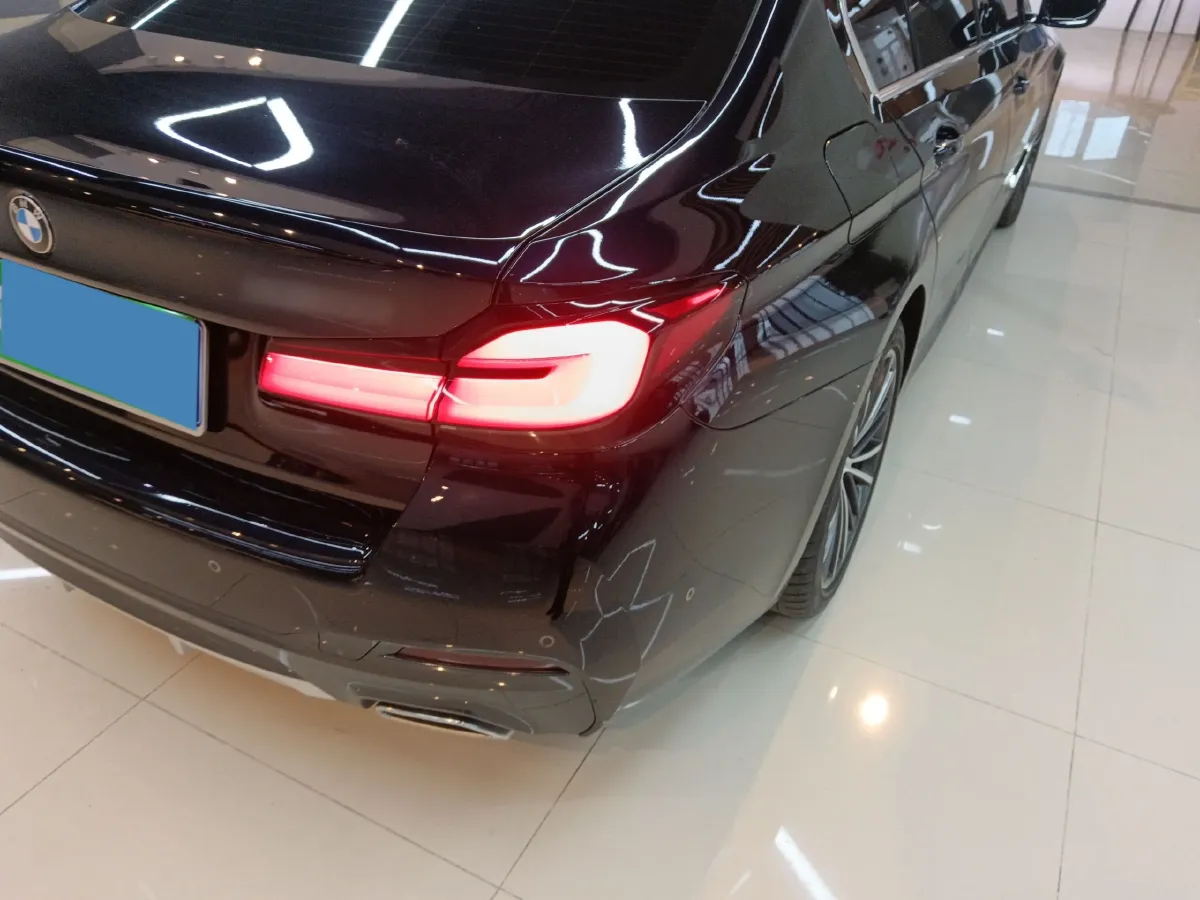 2022 BMW 5 Series 2.0T 184HP L4 8AT,autocango,china used car exporter,china ev exporter,chinese used car exporter,chinese used ev exporter