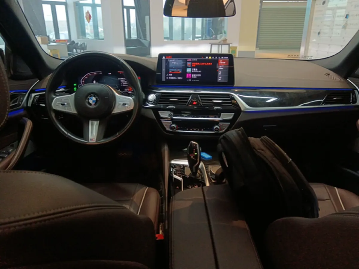 2022 BMW 5 Series 2.0T 184HP L4 8AT,autocango,china used car exporter,china ev exporter,chinese used car exporter,chinese used ev exporter