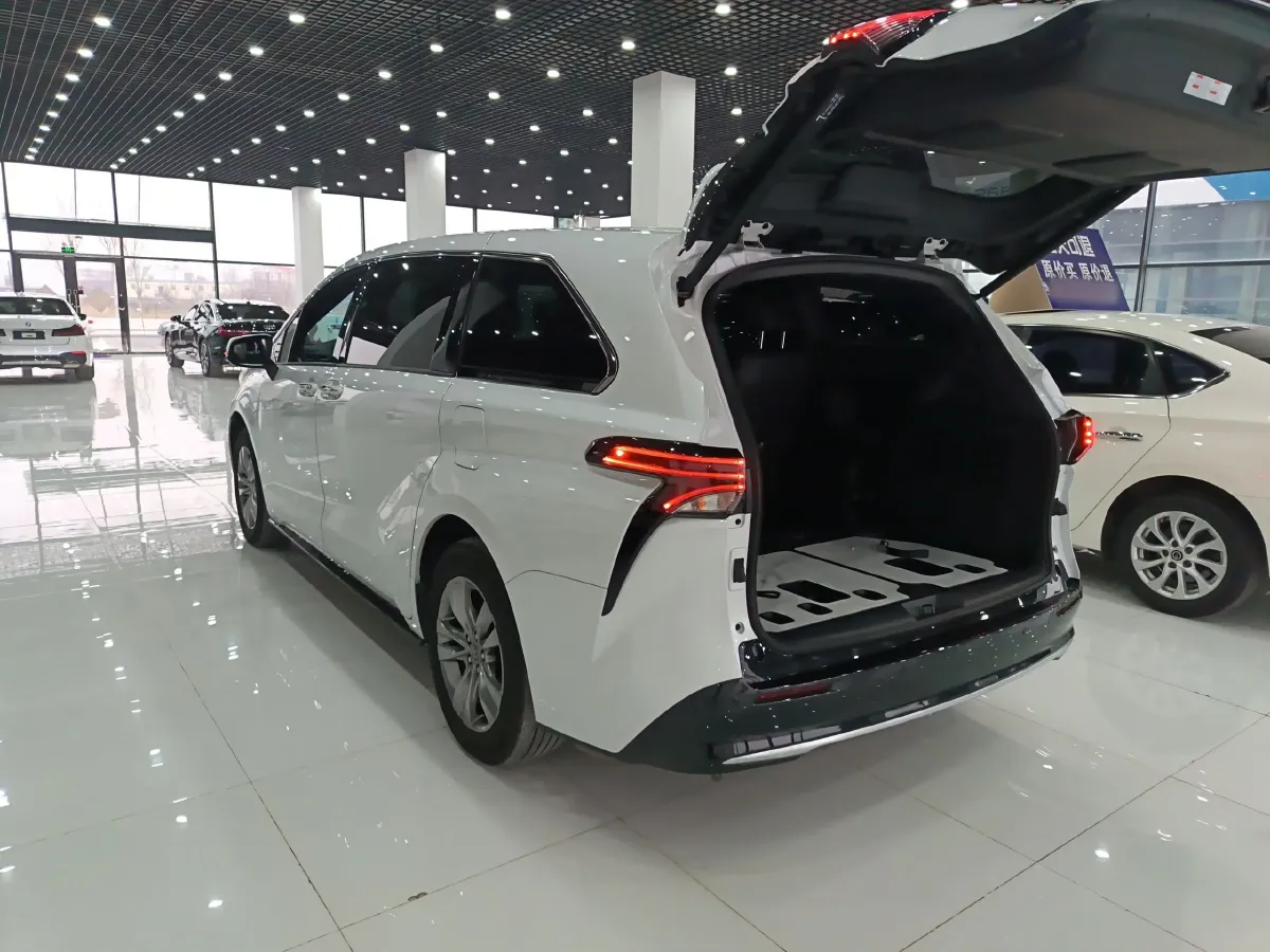 2024 Toyota Sienna 2.5L 189HP L4 E-CVT Hybrid,autocango,china used car exporter,china ev exporter,chinese used car exporter,chinese used ev exporter