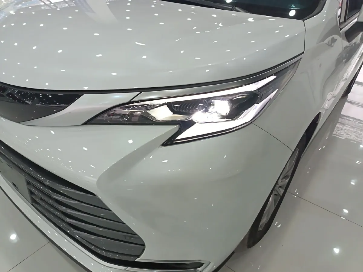 2024 Toyota Sienna 2.5L 189HP L4 E-CVT Hybrid,autocango,china used car exporter,china ev exporter,chinese used car exporter,chinese used ev exporter