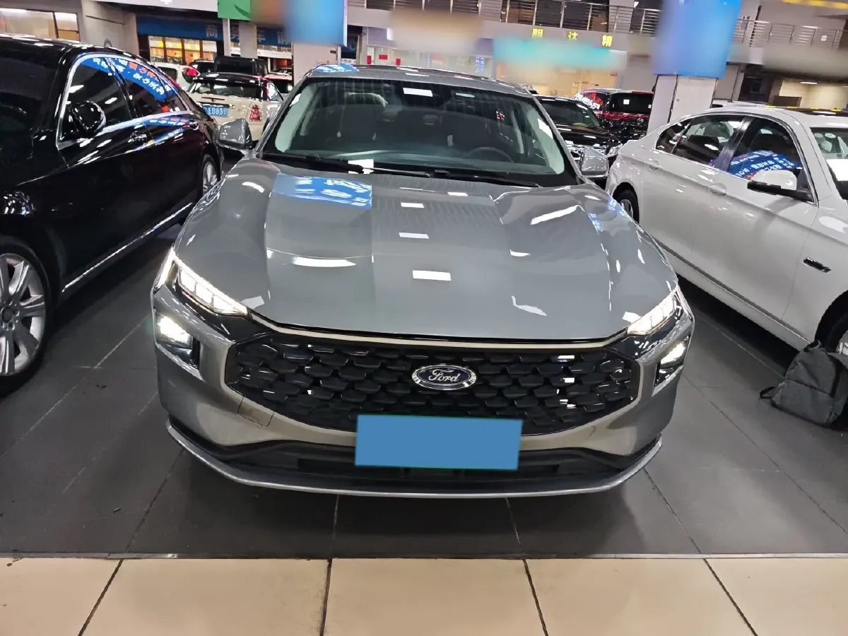 2025 Ford Mondeo 2.0T 254HP L4 8AT,autocango,china used car exporter,china ev exporter,chinese used car exporter,chinese used ev exporter