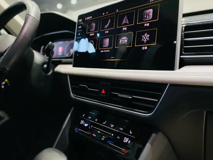 2022 Volkswagen Tiguan L 2.0T 186HP L4 7DCT,autocango,china used car exporter,china ev exporter,chinese used car exporter,chinese used ev exporter