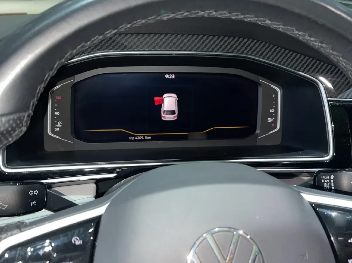 2022 Volkswagen Tiguan L 2.0T 186HP L4 7DCT,autocango,china used car exporter,china ev exporter,chinese used car exporter,chinese used ev exporter