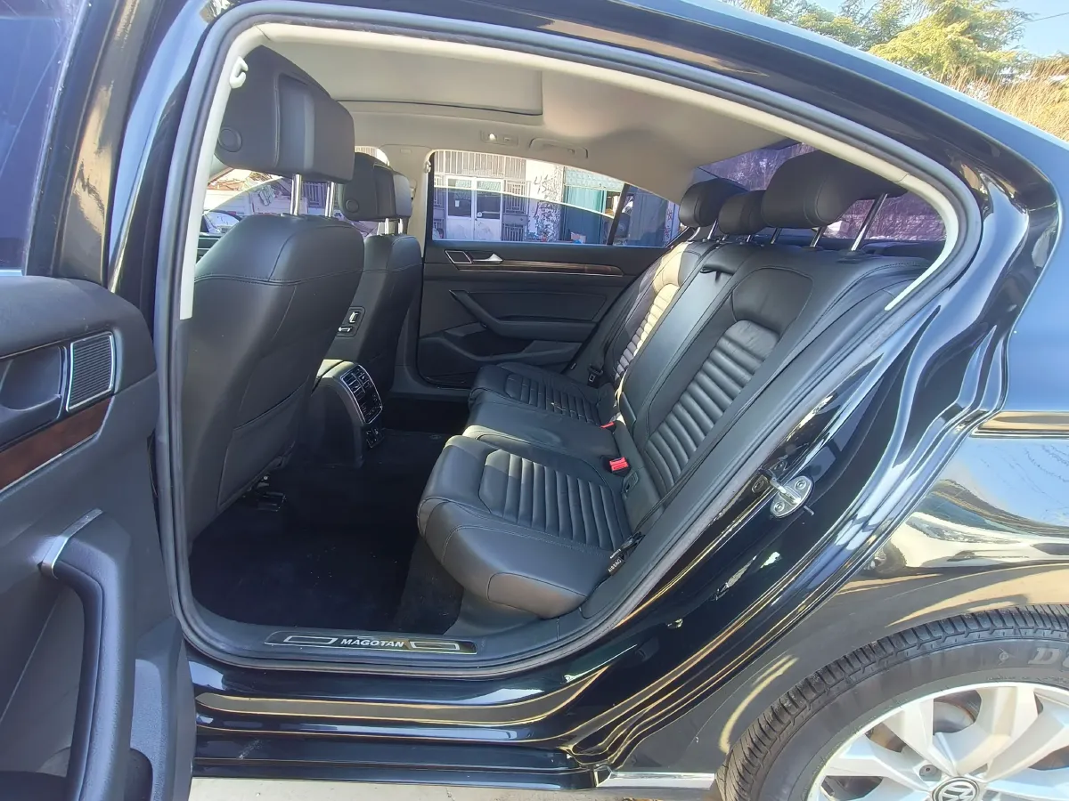 2019 Volkswagen Magotan 2.0T 186HP L4 7DCT,autocango,china used car exporter,china ev exporter,chinese used car exporter,chinese used ev exporter