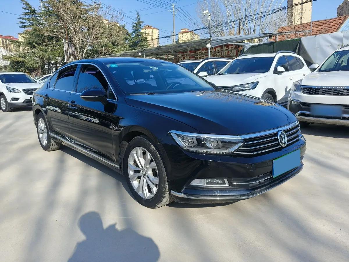 2019 Volkswagen Magotan 2.0T 186HP L4 7DCT,autocango,china used car exporter,china ev exporter,chinese used car exporter,chinese used ev exporter