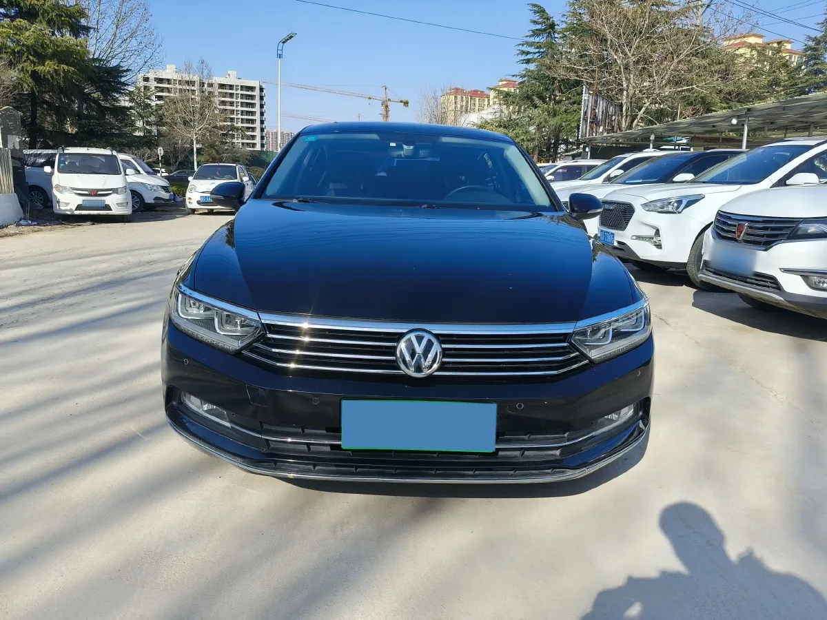 2019 Volkswagen Magotan 2.0T 186HP L4 7DCT,autocango,china used car exporter,china ev exporter,chinese used car exporter,chinese used ev exporter