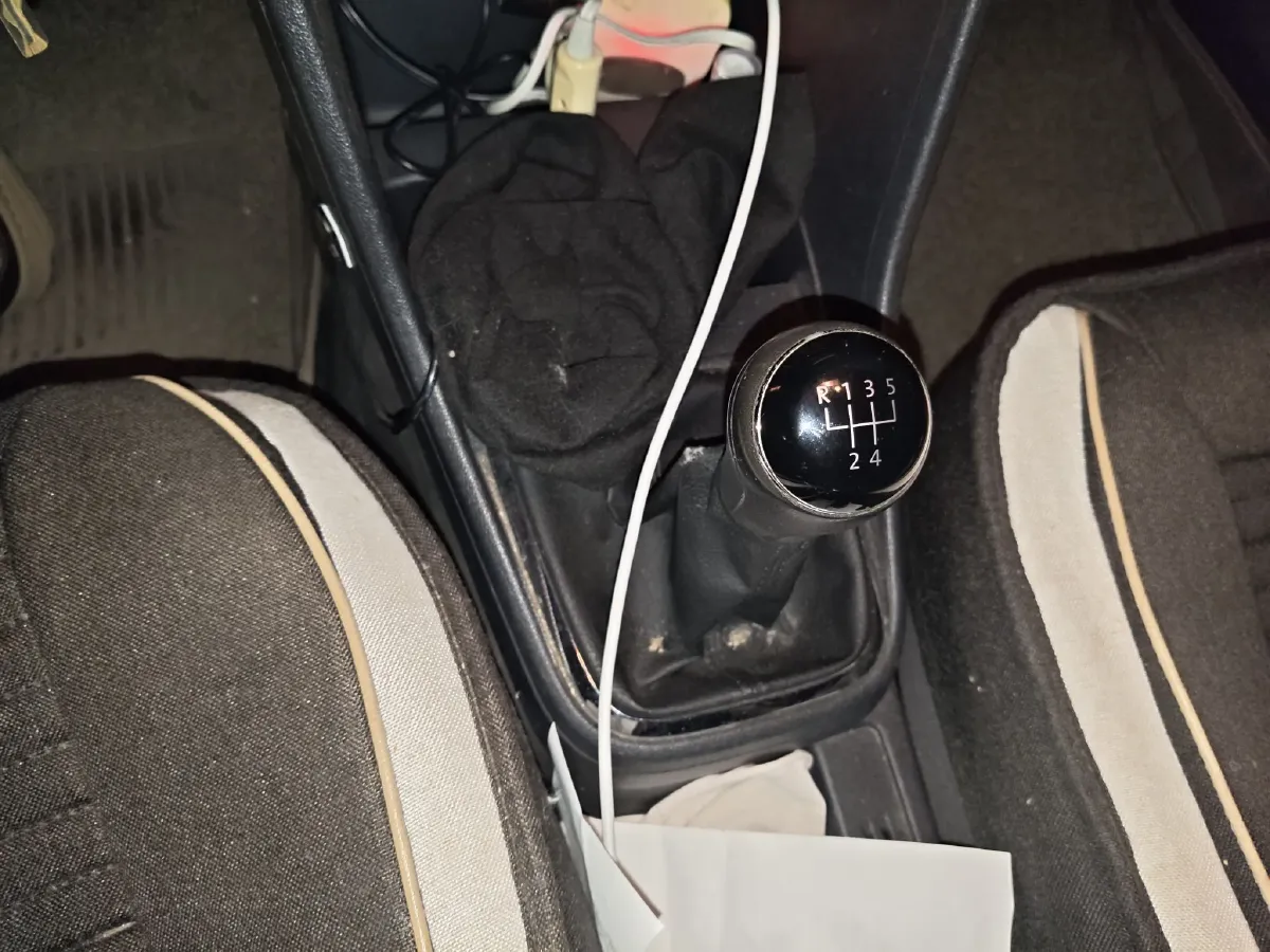 2015 Ford Classic Transit 2.4L 125HP L4 5MT,autocango,china used car exporter,china ev exporter,chinese used car exporter,chinese used ev exporter