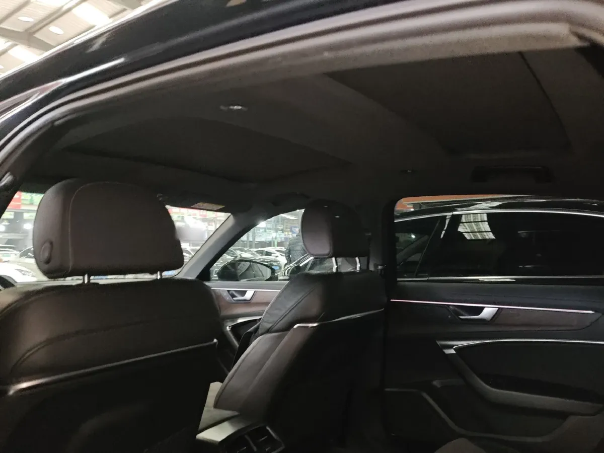 2021 Audi A6L 2.0T 224HP L4 7DCT,autocango,china used car exporter,china ev exporter,chinese used car exporter,chinese used ev exporter