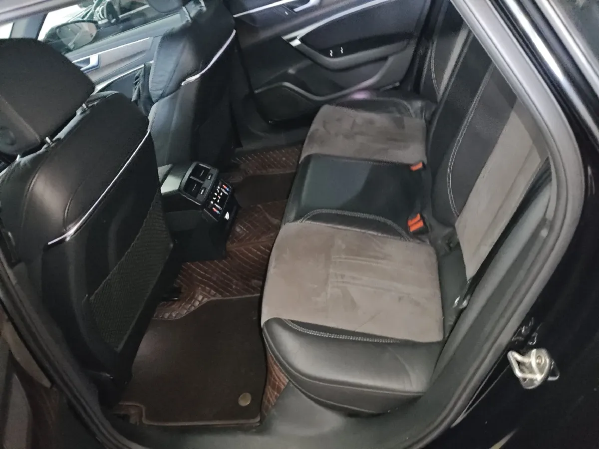 2021 Audi A6L 2.0T 224HP L4 7DCT,autocango,china used car exporter,china ev exporter,chinese used car exporter,chinese used ev exporter