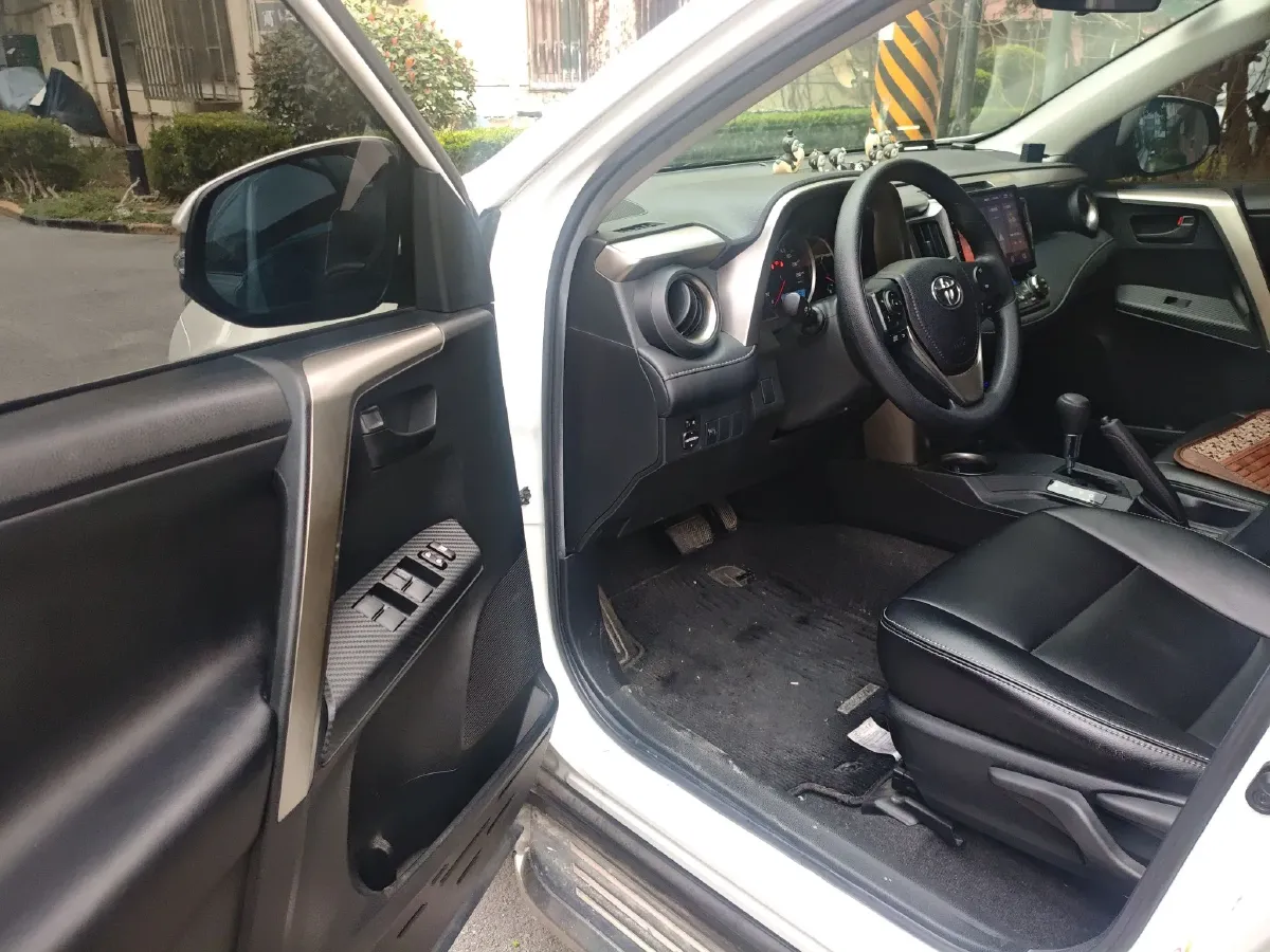 2015 Toyota RAV4 2.0L 147HP L4 CVT,autocango,china used car exporter,china ev exporter,chinese used car exporter,chinese used ev exporter