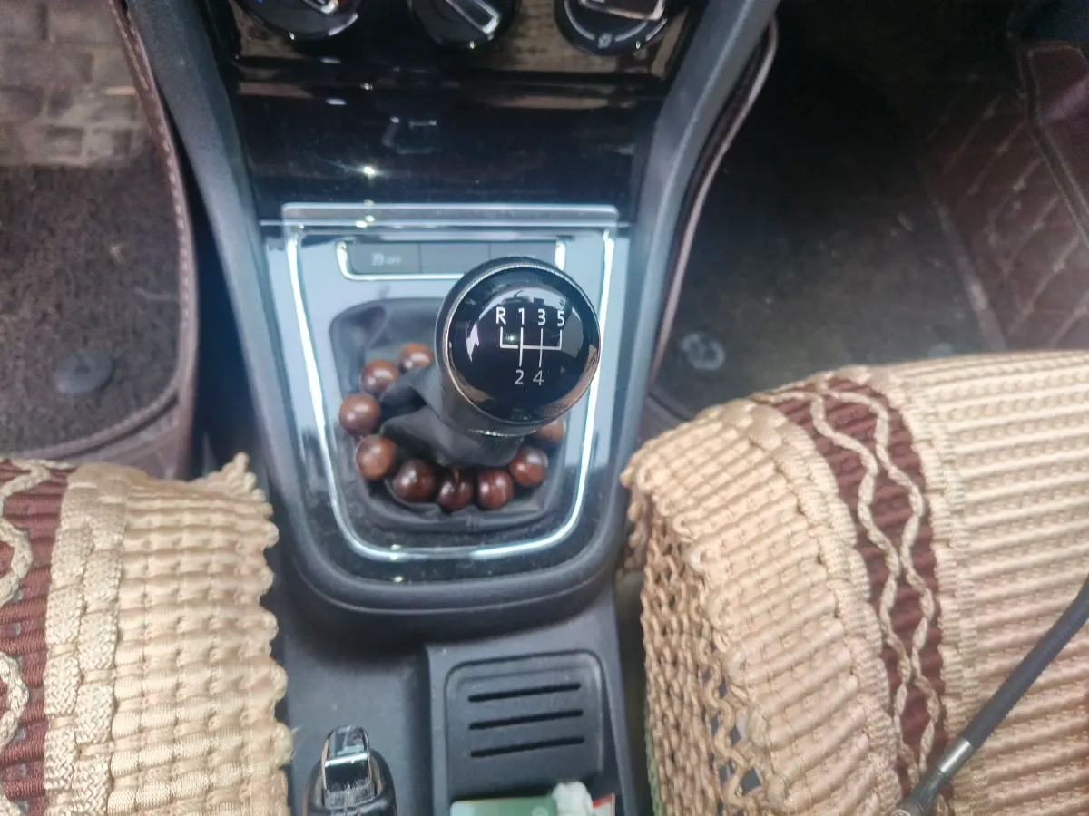 2014 Skoda Octavia 1.6L 105HP L4 5MT,autocango,china used car exporter,china ev exporter,chinese used car exporter,chinese used ev exporter