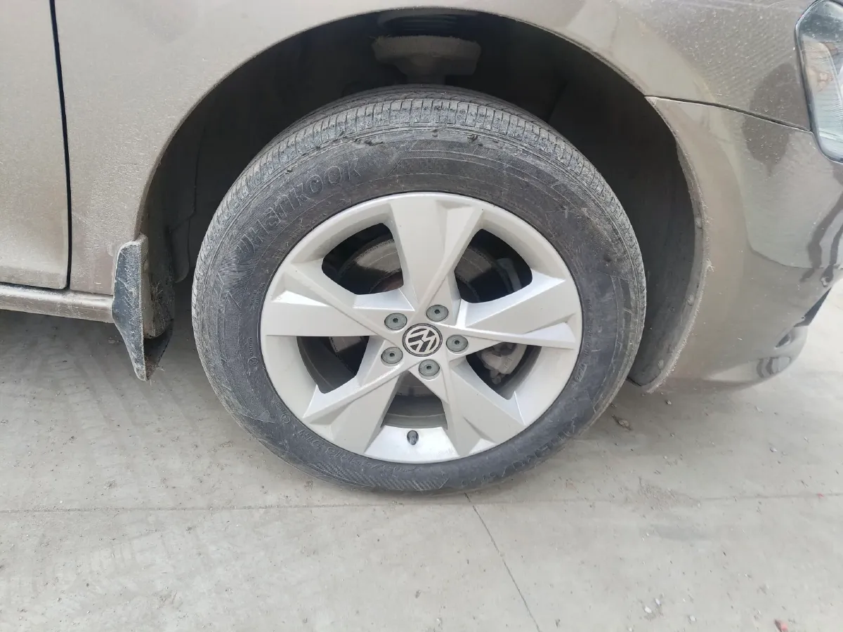 2014 Skoda Octavia 1.6L 105HP L4 5MT,autocango,china used car exporter,china ev exporter,chinese used car exporter,chinese used ev exporter