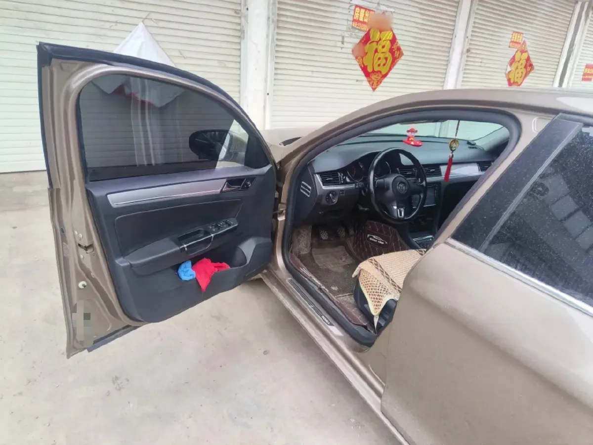 2014 Skoda Octavia 1.6L 105HP L4 5MT,autocango,china used car exporter,china ev exporter,chinese used car exporter,chinese used ev exporter