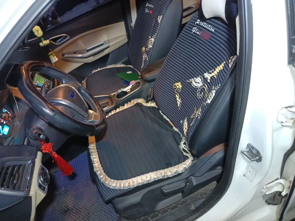 2015 Ford Escort 1.5L 113HP L4 6AT,autocango,china used car exporter,china ev exporter,chinese used car exporter,chinese used ev exporter