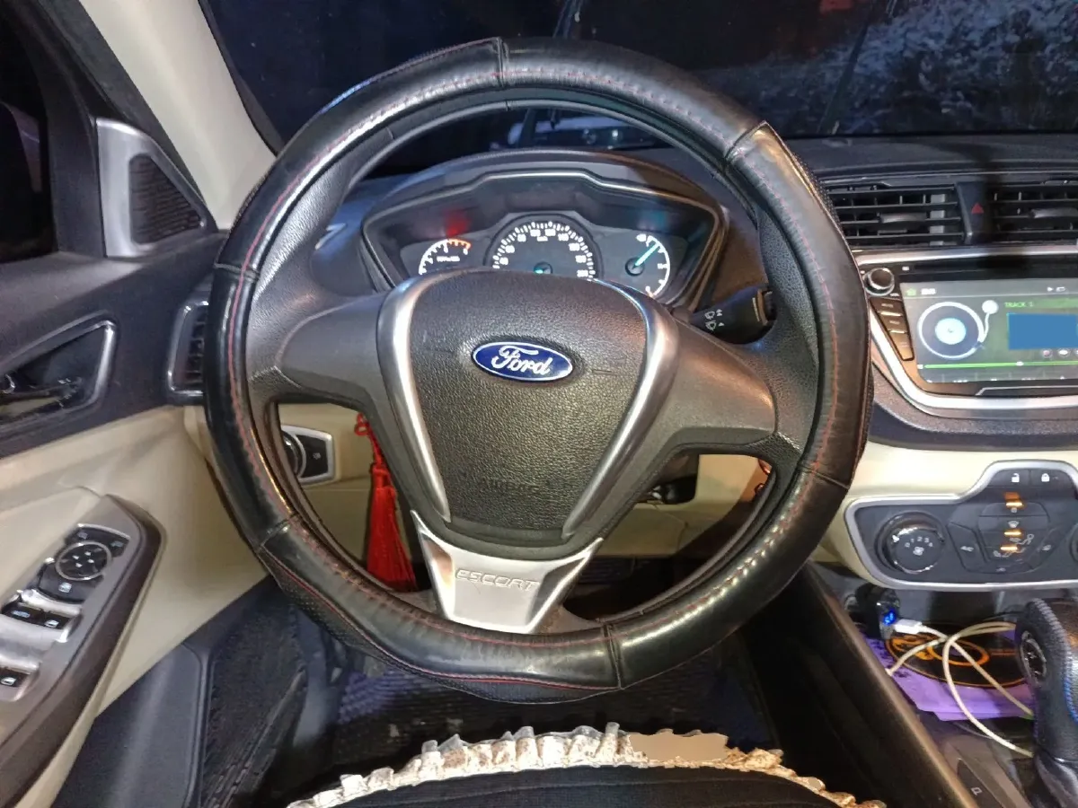 2015 Ford Escort 1.5L 113HP L4 6AT,autocango,china used car exporter,china ev exporter,chinese used car exporter,chinese used ev exporter