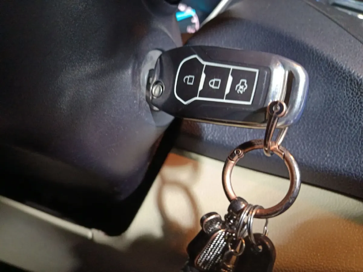 2015 Ford Escort 1.5L 113HP L4 6AT,autocango,china used car exporter,china ev exporter,chinese used car exporter,chinese used ev exporter