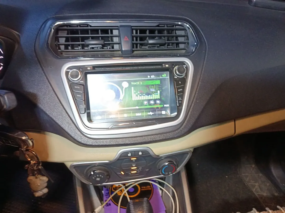 2015 Ford Escort 1.5L 113HP L4 6AT,autocango,china used car exporter,china ev exporter,chinese used car exporter,chinese used ev exporter