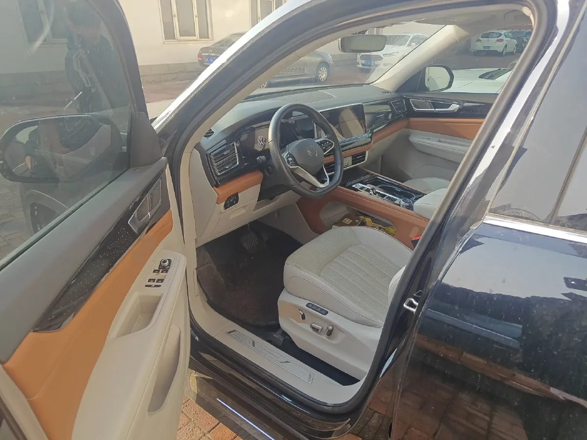 2021 Volkswagen Teramont 2.0T 220HP L4 7DCT,autocango,china used car exporter,china ev exporter,chinese used car exporter,chinese used ev exporter