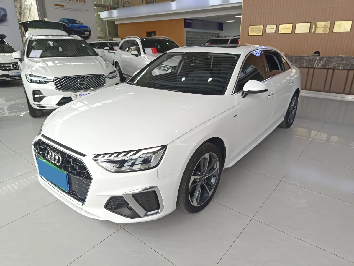 2024 Audi A4L 2.0T 190HP L4 7DCT,autocango,china used car exporter,china ev exporter,chinese used car exporter,chinese used ev exporter