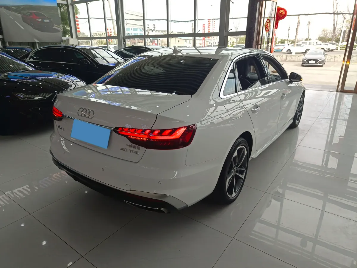 2024 Audi A4L 2.0T 190HP L4 7DCT,autocango,china used car exporter,china ev exporter,chinese used car exporter,chinese used ev exporter