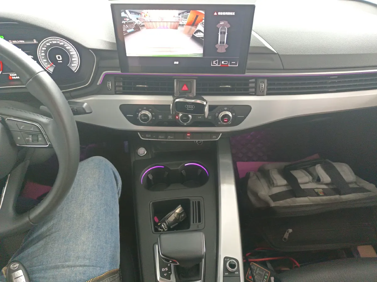 2024 Audi A4L 2.0T 190HP L4 7DCT,autocango,china used car exporter,china ev exporter,chinese used car exporter,chinese used ev exporter