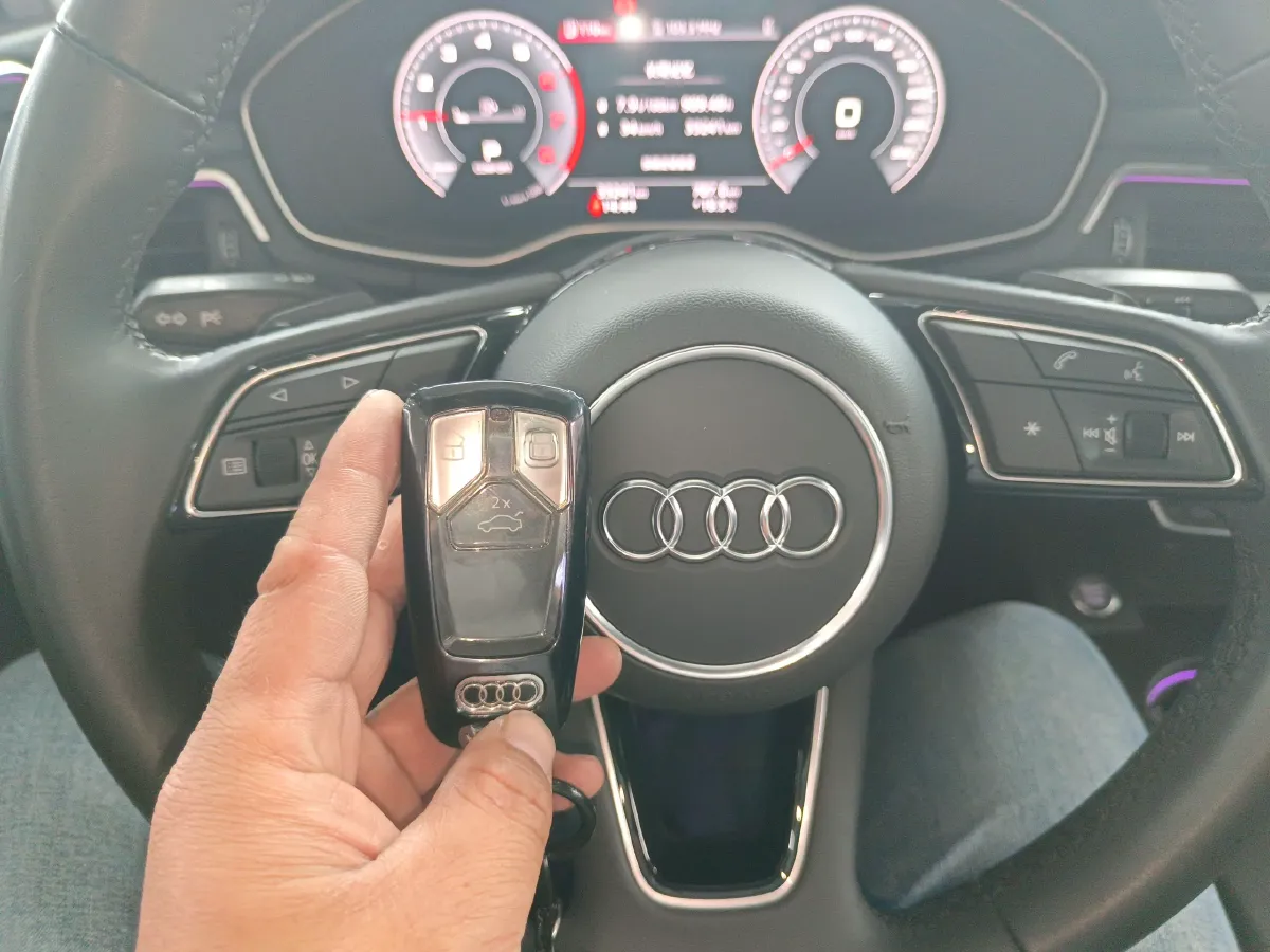 2024 Audi A4L 2.0T 190HP L4 7DCT,autocango,china used car exporter,china ev exporter,chinese used car exporter,chinese used ev exporter