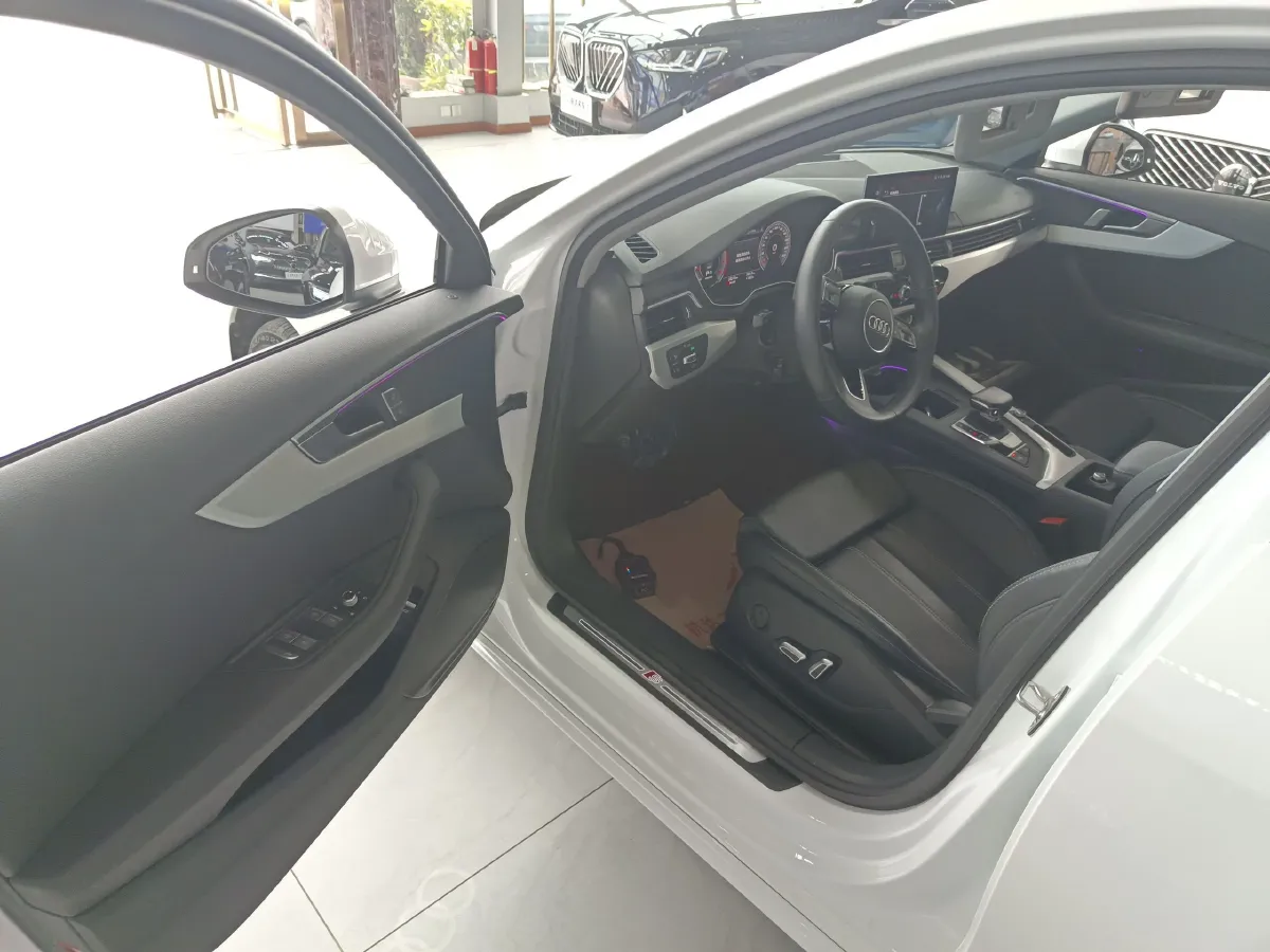 2024 Audi A4L 2.0T 190HP L4 7DCT,autocango,china used car exporter,china ev exporter,chinese used car exporter,chinese used ev exporter