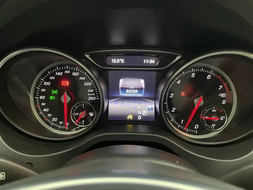 2017 Mercedes-Benz CLA Class 2.0T 184HP L4 7DCT,autocango,china used car exporter,china ev exporter,chinese used car exporter,chinese used ev exporter