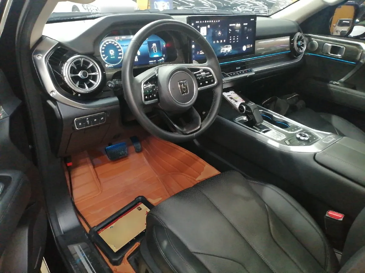 2024 Tank 400 2.0T 252HP L4 9AT PHEV 36.7/37.1KWH,autocango,china used car exporter,china ev exporter,chinese used car exporter,chinese used ev exporter