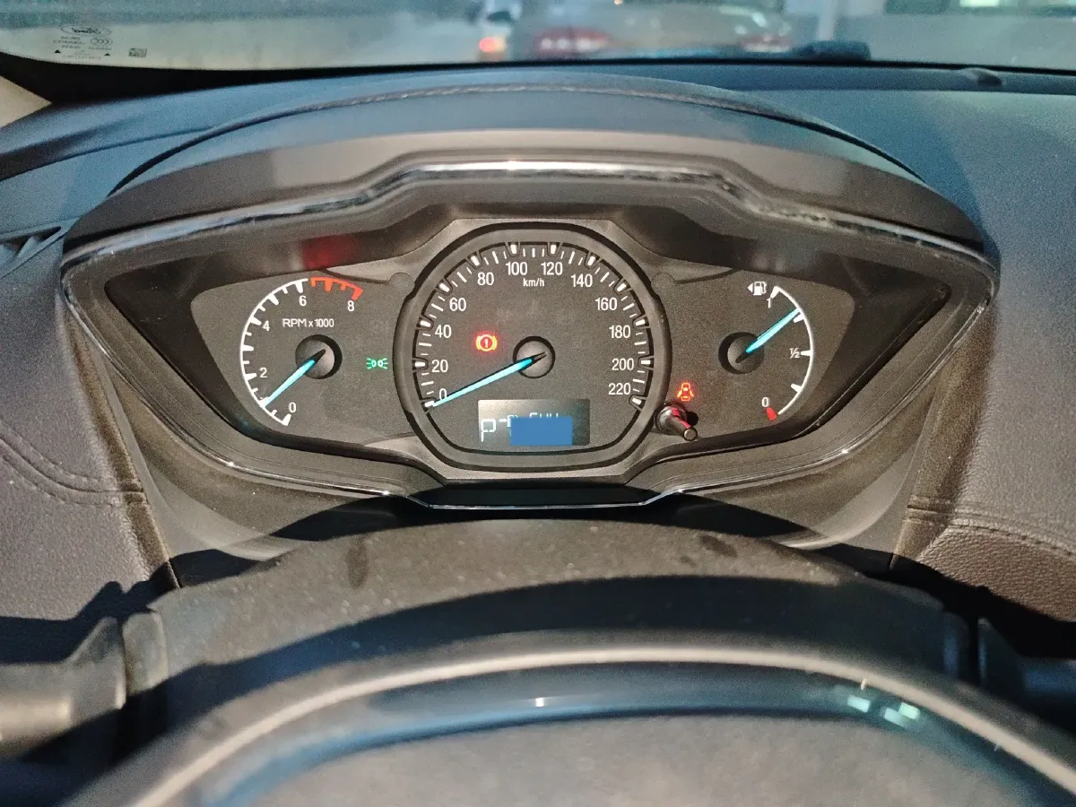 2015 Ford Escort 1.5L 113HP L4 6AT,autocango,china used car exporter,china ev exporter,chinese used car exporter,chinese used ev exporter