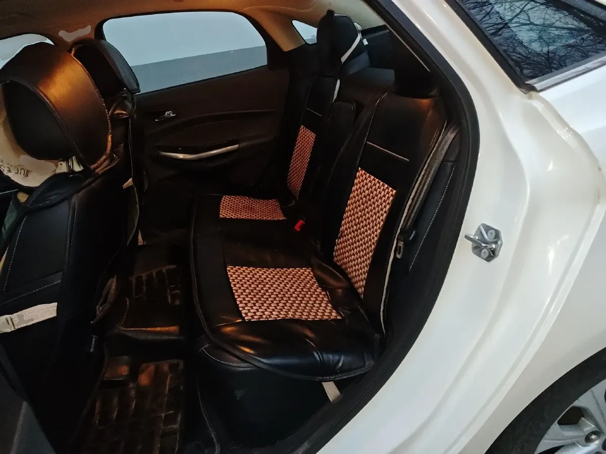 2015 Ford Escort 1.5L 113HP L4 6AT,autocango,china used car exporter,china ev exporter,chinese used car exporter,chinese used ev exporter