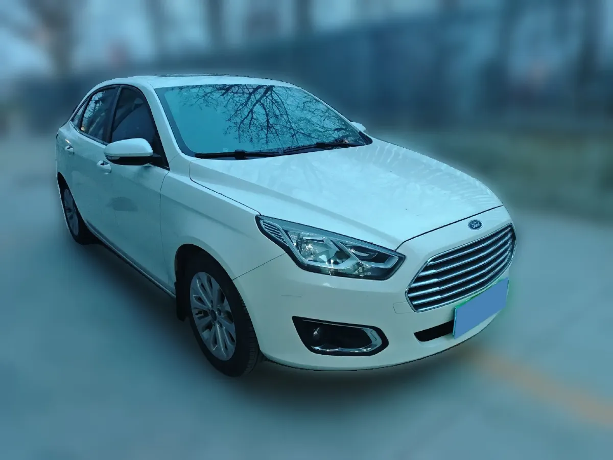 2015 Ford Escort 1.5L 113HP L4 6AT,autocango,china used car exporter,china ev exporter,chinese used car exporter,chinese used ev exporter