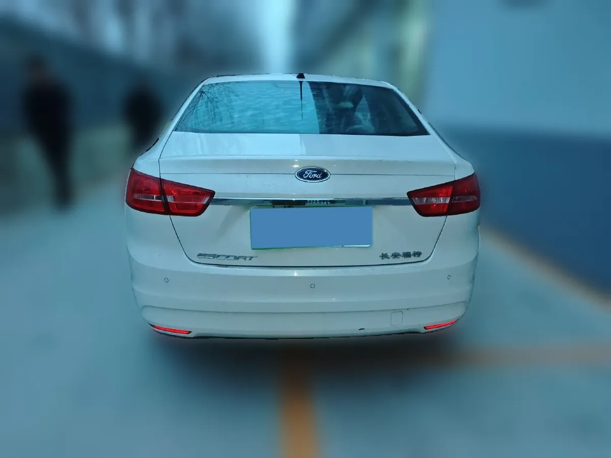 2015 Ford Escort 1.5L 113HP L4 6AT,autocango,china used car exporter,china ev exporter,chinese used car exporter,chinese used ev exporter
