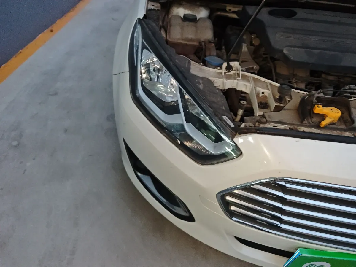 2015 Ford Escort 1.5L 113HP L4 6AT,autocango,china used car exporter,china ev exporter,chinese used car exporter,chinese used ev exporter