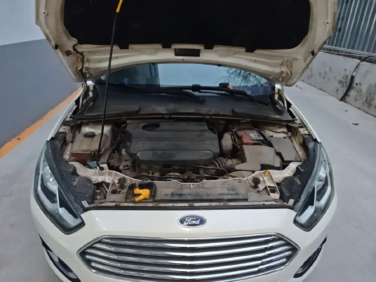 2015 Ford Escort 1.5L 113HP L4 6AT,autocango,china used car exporter,china ev exporter,chinese used car exporter,chinese used ev exporter