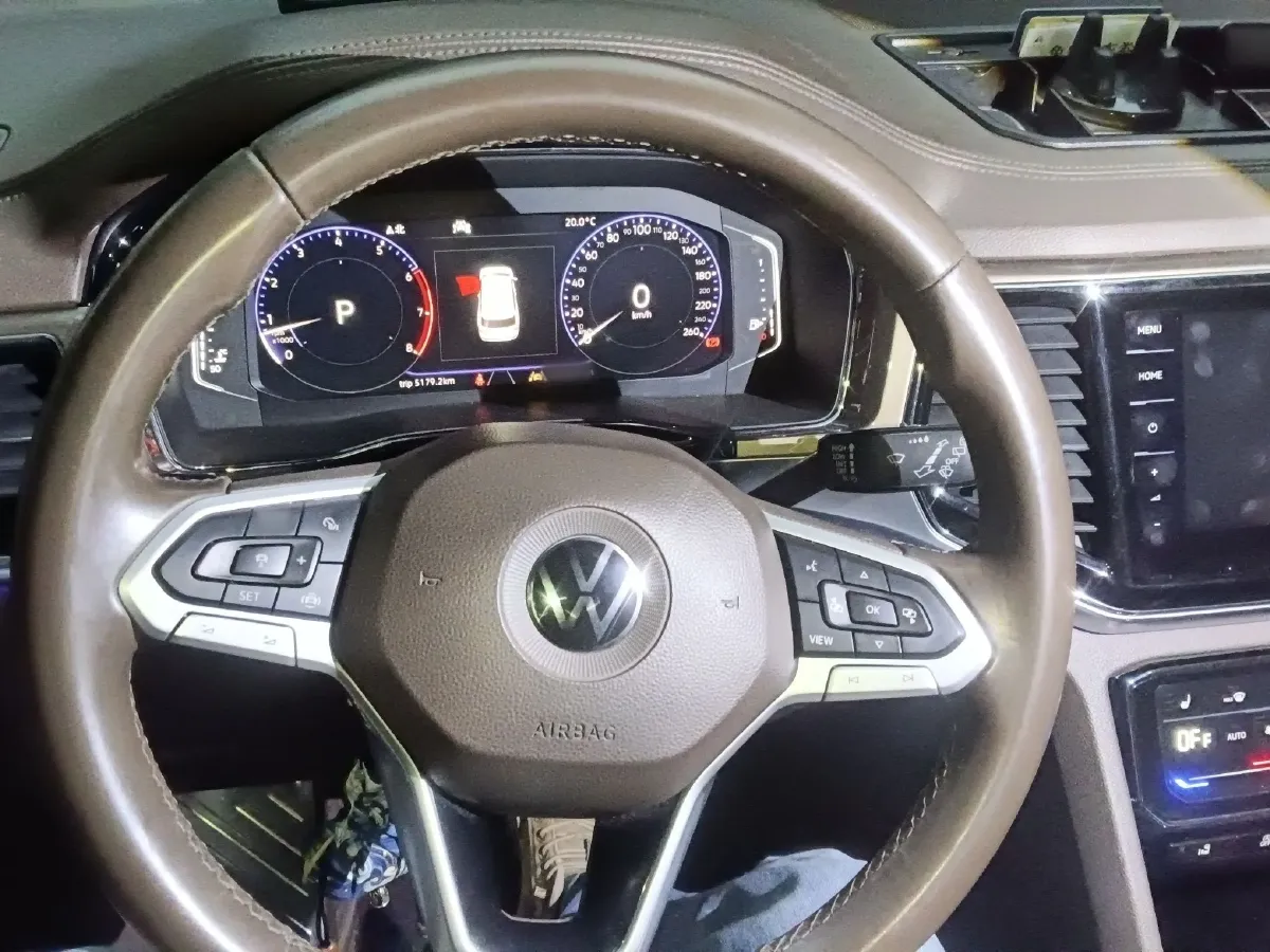 2020 Volkswagen Viloran 2.0T 220HP L4 7DCT,autocango,china used car exporter,china ev exporter,chinese used car exporter,chinese used ev exporter