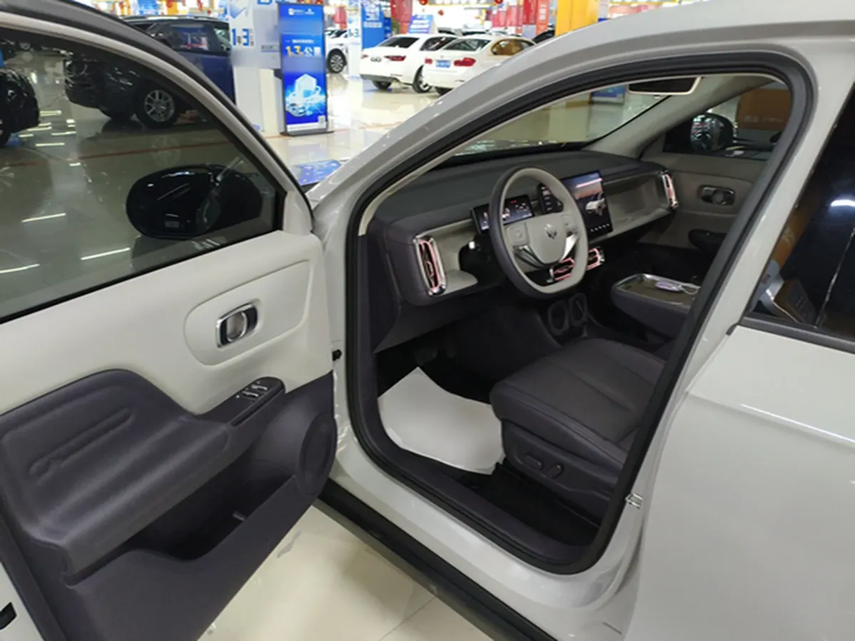 2025 Leapmotor B10 BEV 56.2KWH,autocango,china used car exporter,china ev exporter,chinese used car exporter,chinese used ev exporter