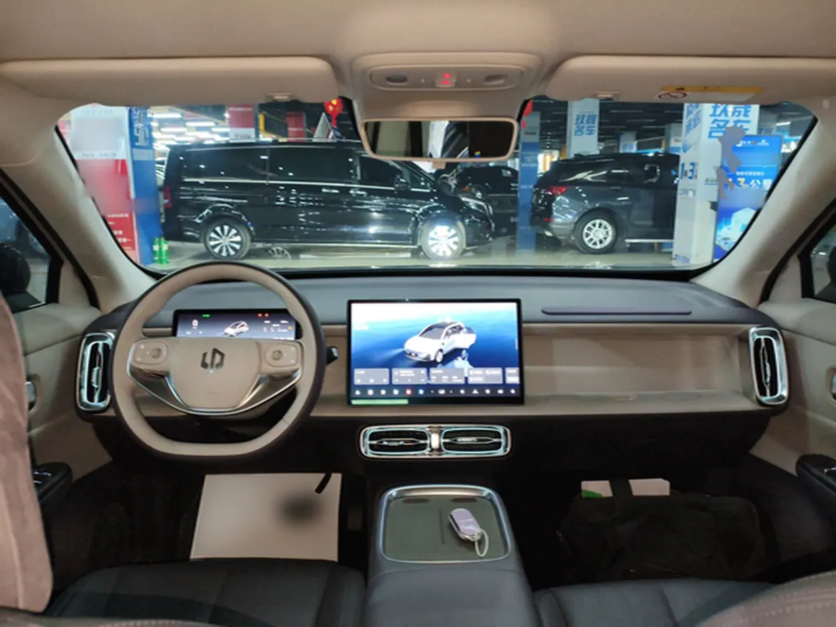 2025 Leapmotor B10 BEV 56.2KWH,autocango,china used car exporter,china ev exporter,chinese used car exporter,chinese used ev exporter