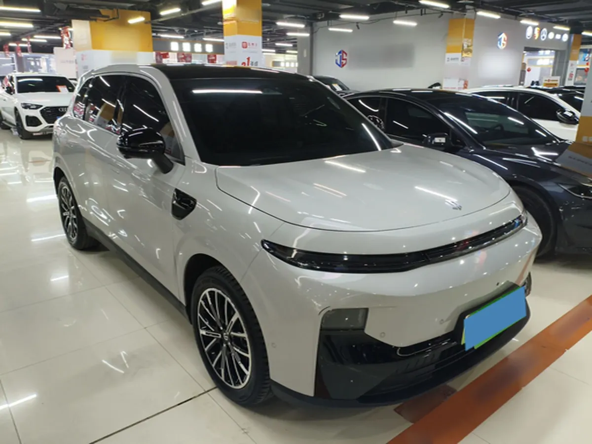 2025 Leapmotor B10 BEV 56.2KWH,autocango,china used car exporter,china ev exporter,chinese used car exporter,chinese used ev exporter
