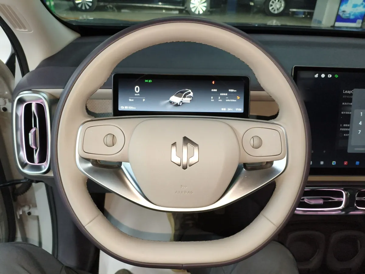 2025 Leapmotor B10 BEV 56.2KWH,autocango,china used car exporter,china ev exporter,chinese used car exporter,chinese used ev exporter