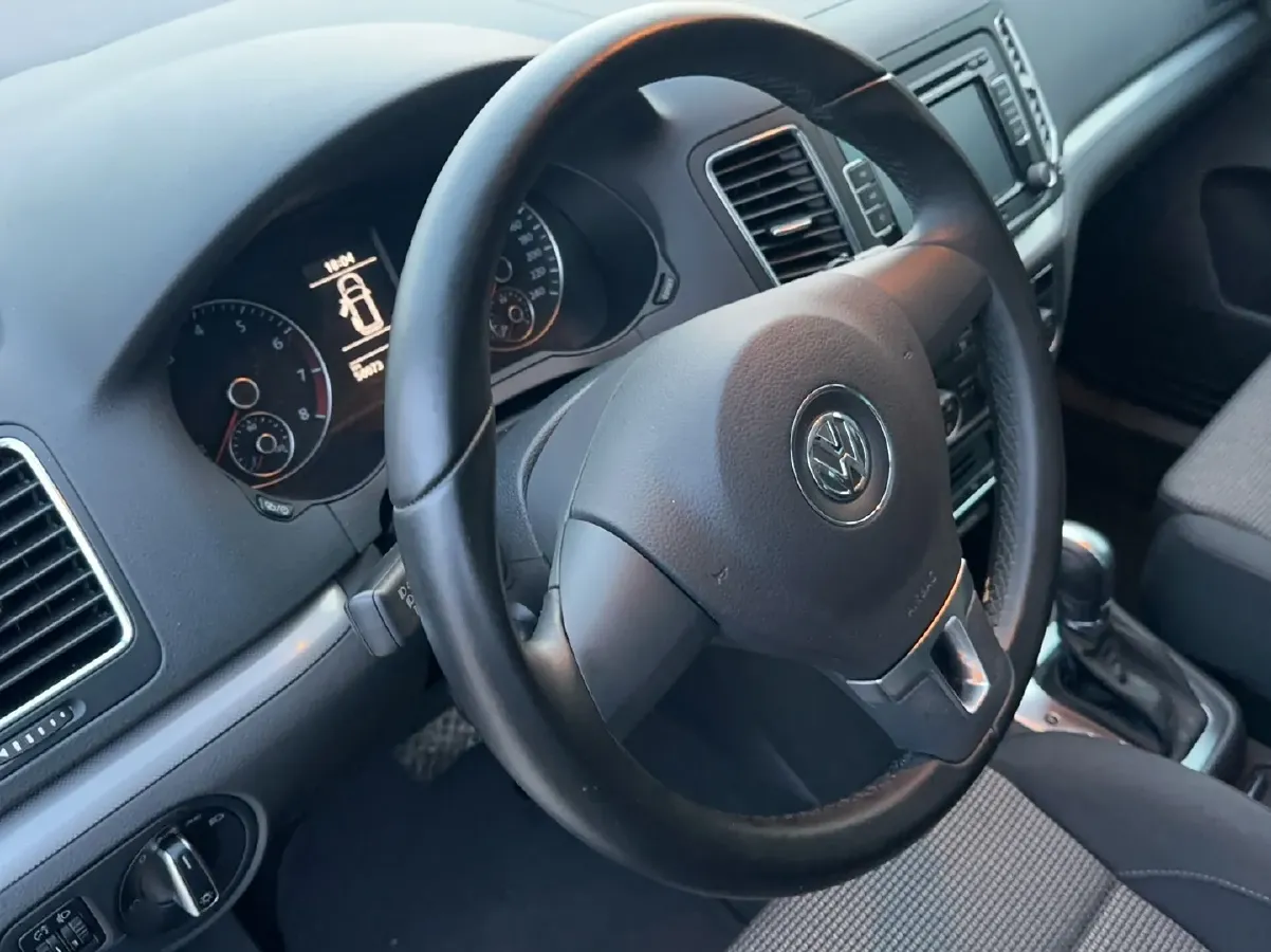 2013 Volkswagen Sharan 1.8T 160HP L4 6DCT,autocango,china used car exporter,china ev exporter,chinese used car exporter,chinese used ev exporter